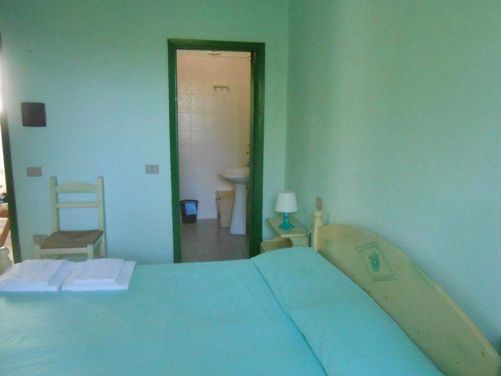 Agriturismo Tupei Hotel Calasetta Cameră foto